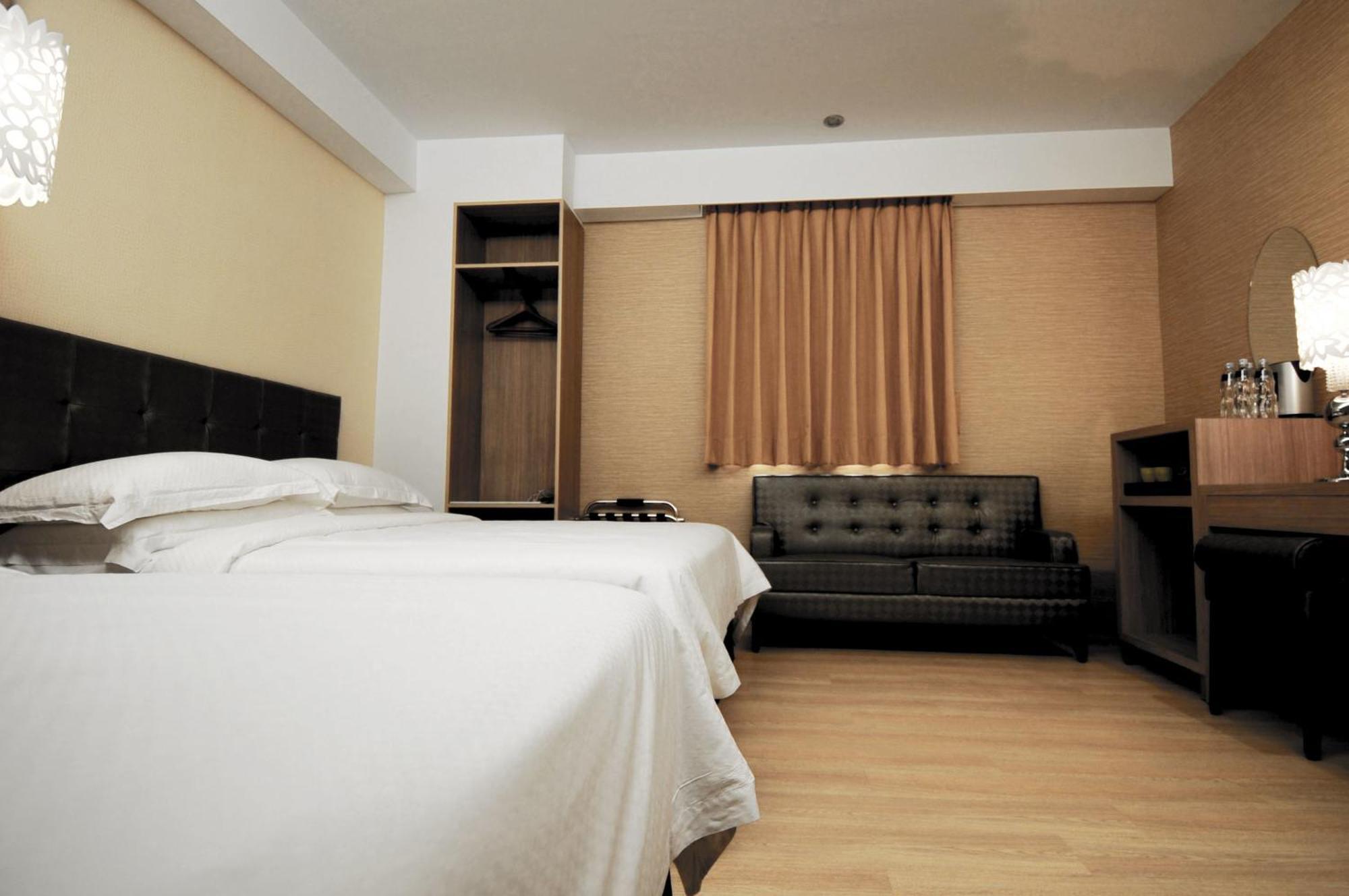 The Riverside Hotel Hengchun Room photo